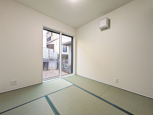 【子供部屋】新しいい草香る畳スペースは、使い方色々!客室やお布団で寝るときにぴったりの空間ですね。