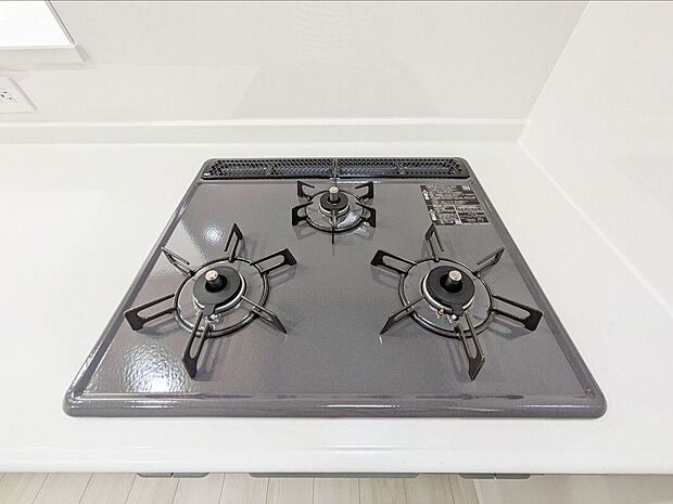 【その他設備】ビルトインコンロでお手入れラクラク。吹きこぼれのお掃除もらくらくです。