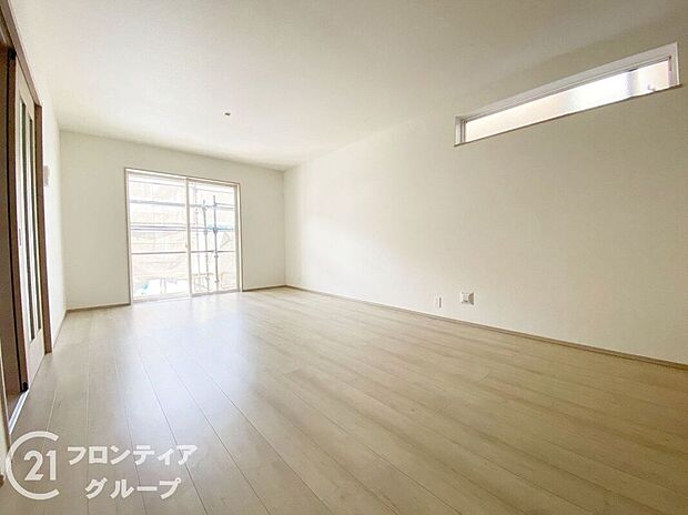 広々リビング、人が集まるおもてなし空間を実現できますね!