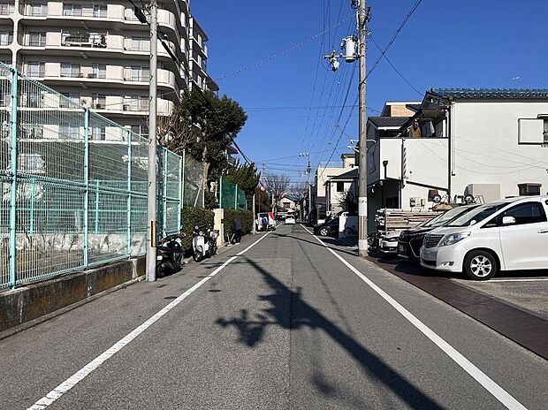 【前面道路含む外観】【現地前道】センチュリーグループにて全国規模の表彰経験多数あり！当社が自信をもってお客様にピッタリの物件をご提案いたします【不動産のプロにお任せください！】