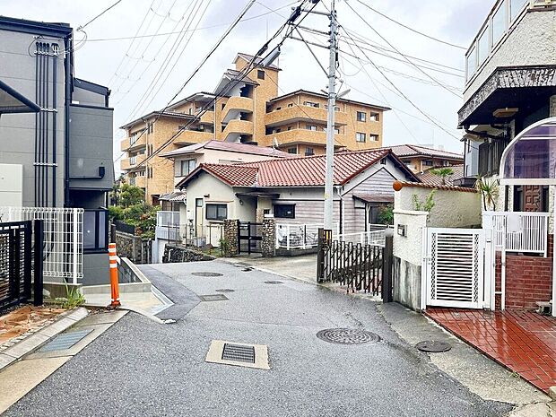 【前面道路含む外観】【現地写真／解体前】センチュリーグループにて全国規模の表彰経験多数あり！当社が自信をもってお客様にピッタリの物件をご提案いたします【不動産のプロにお任せください！】