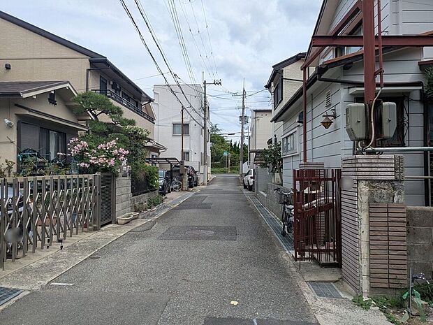 【前面道路含む外観】【現地前道】センチュリーグループにて全国規模の表彰経験多数あり!当社が自信をもってお客様にピッタリの物件をご提案いたします【不動産のプロにお任せください!】