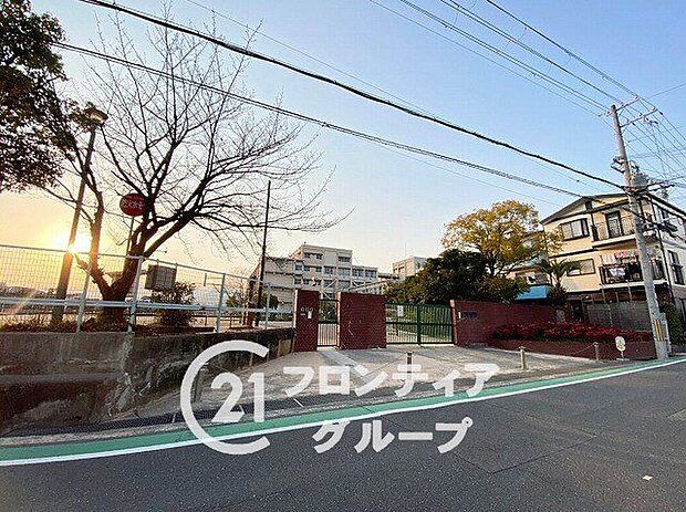 西宮市立段上西小学校(約890m)