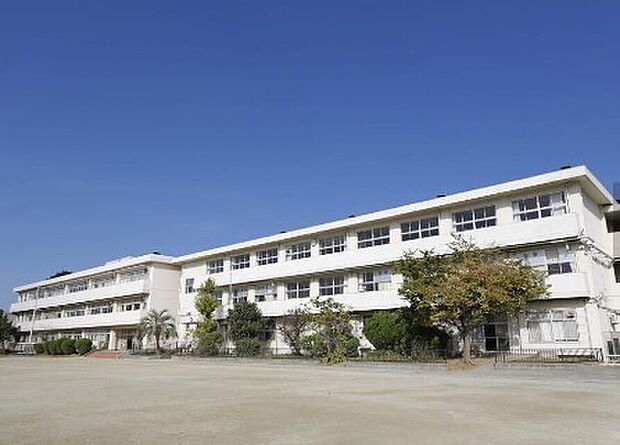 鎌倉市立深沢小学校(約1,460m)
