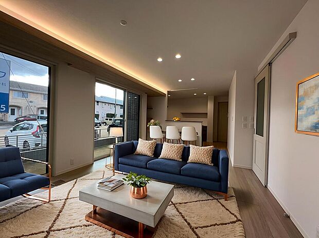 【9号地　LDK】LDKが壁が無く、広々とした一つの空間となり、気持ちよさそうです。