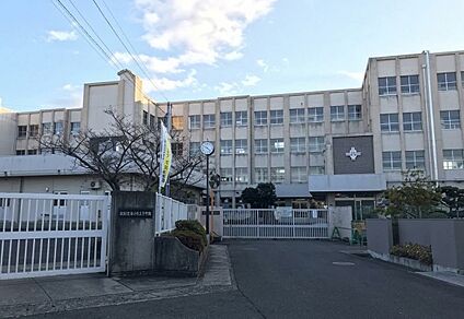 高松市立仏生山小学校 約 1,290～1,320m(徒歩 17分)