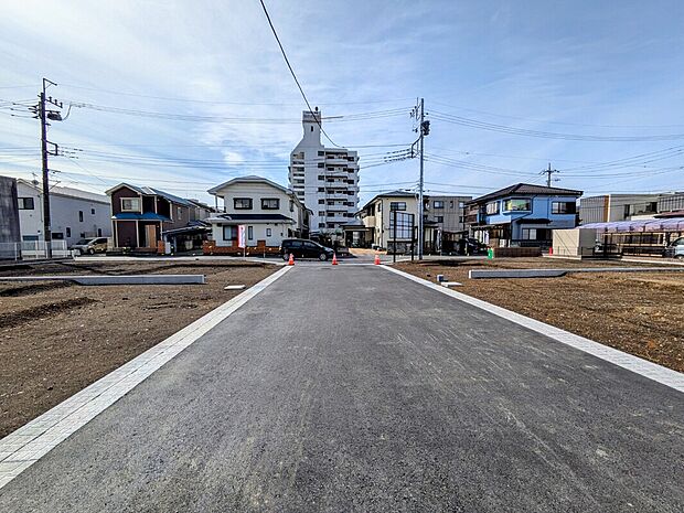 【現地写真】高低差の少なく、配置計画しやすい区画です。ご要望を是非お聞かせください。