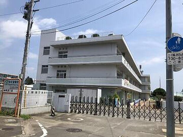 七北田小学校(約1,300m)
