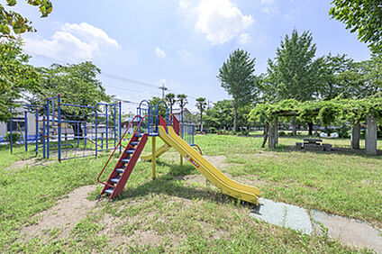 伊勢崎市東公園 約210ｍ～290ｍ(徒歩3分～4分)