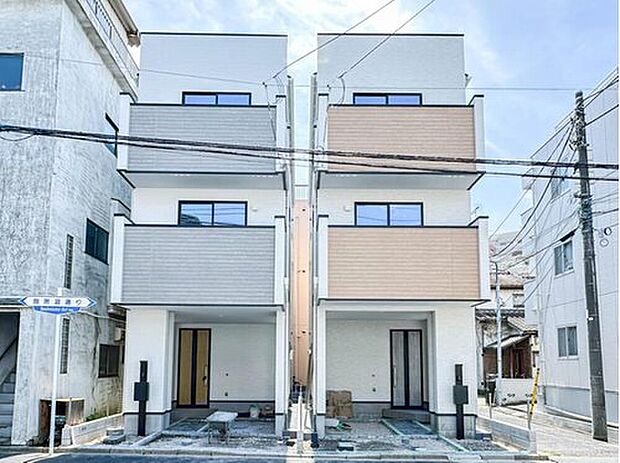 2号棟【外観】こちらの物件が少しでも気になるようでしたら、お気軽にお問合せください。人生でいちばん大きなお買い物ですので、ゆっくりご見学ください。ネット上の画像と実際の物件との違いを体感して下さい。