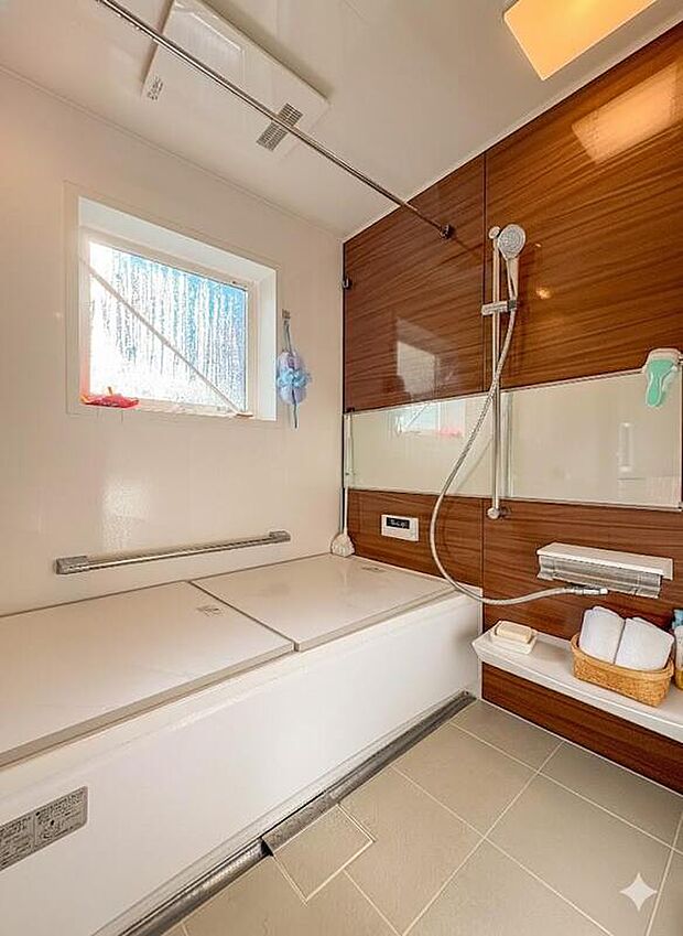 【浴室】一日の疲れを癒してくれるお風呂空間。使いやすさと上質な質感を両立して、単なる習慣から特別な時間に変わるはず。