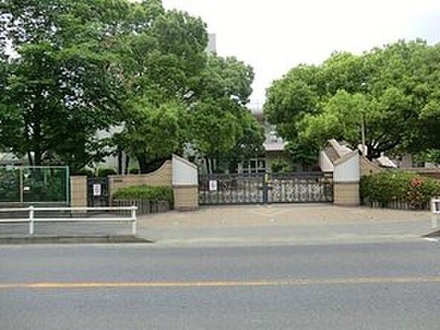 内谷中学校(約650m)