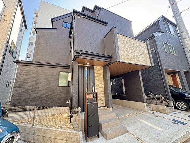 ゆったりと暮らしたい方はもちろん、子育てファミリーにもオススメのエリアです。「住み心地」に拘った設計と暮らしと家族を守る安心設備も充実しております♪