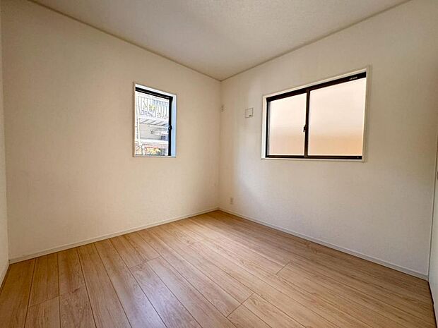 全室ゆとりある設計。お子様が大きくなっても手狭になることなくのびのびと生活頂けます。一人一人の個性溢れるお部屋創りを楽しんで頂けます。