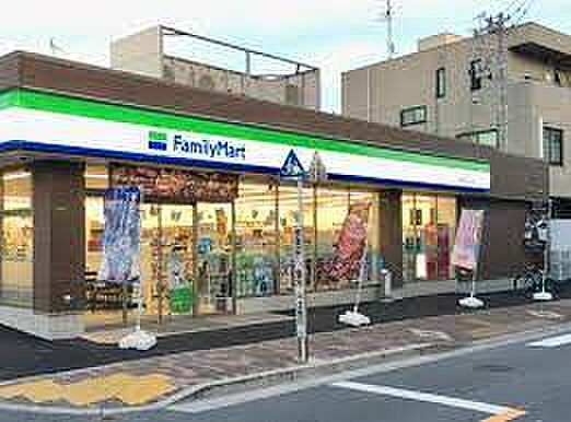 ファミリーマート 練馬桜台店(約348m)