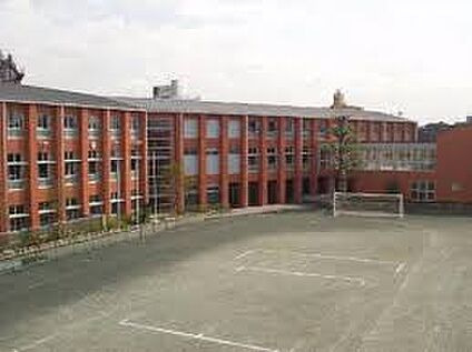 世田谷区立烏山中学校 1690m