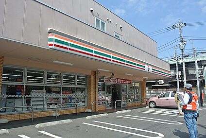 セブン-イレブン 杉並馬橋通り店 408m
