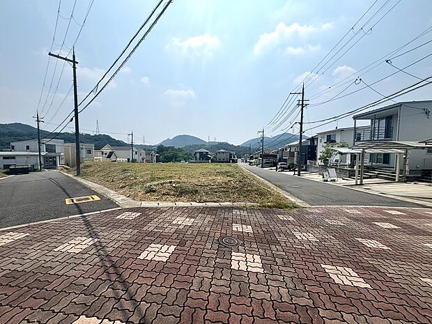 開放感あふれる分譲地。ゆとりある街並みと自然に囲まれた、穏やかな住環境。