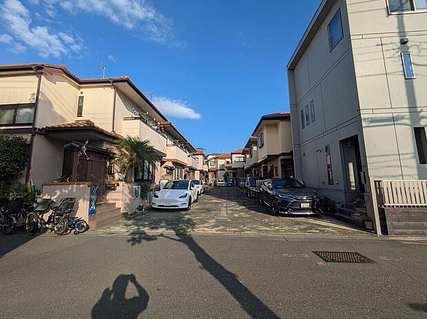 ≪現地ご案内は便利なネット予約も可能です！お気軽にお問い合わせください♪≫住人以外の車の進入も少なく、小さなお子様を持つご家庭にも安心♪※画像は一部加工しています。