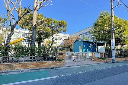 江戸川区立上小岩第二小学校 180m(徒歩3分)