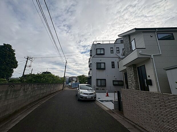 【前面道路含む現地写真】≪現地ご案内は便利なネット予約も可能です!お気軽にお問い合わせください♪≫
平日・お仕事帰りなど、いつでもご案内可能です♪周辺環境と併せて、実際に現地をご確認ください♪