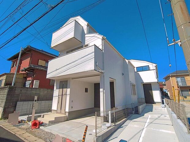 【現地外観写真】≪内覧以外にも資金計画やライフプランに寄り添ったご提案をいたします♪≫
一戸建ての大きなメリットは、「自分の土地」を自由に使えること。ガーデニングやＤＩＹ、車やバイクの手入れなど多岐に渡り活躍します。