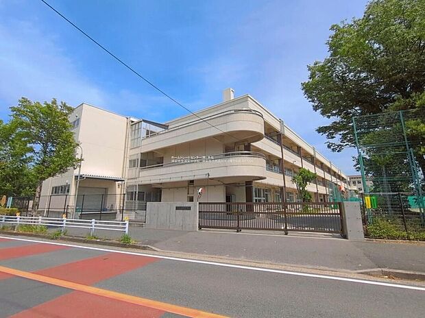 浦安市立浦安中学校(約2,200m)
