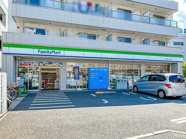 ファミリーマート南篠崎町二丁目店(約180m)