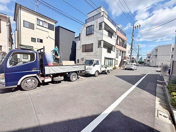 【前面道路含む現地写真】≪見学予約可能！≫新築一戸建て　家族の笑い声が自然と生まれます！生活するだけの家ではなく「日々を楽しむ暮らし」を♪