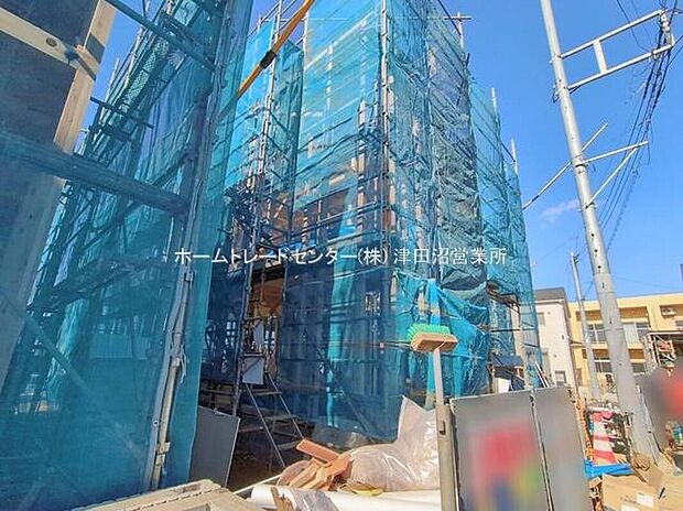 美しい緑と良好な住環境が守られてきたこの街に、新築戸建てが誕生いたしました。穏やかな空気の流れる落ち着いた住環境です。ぜひ、現地へ足をお運びいただき実際の環境・陽当たりをご確認下さいませ♪