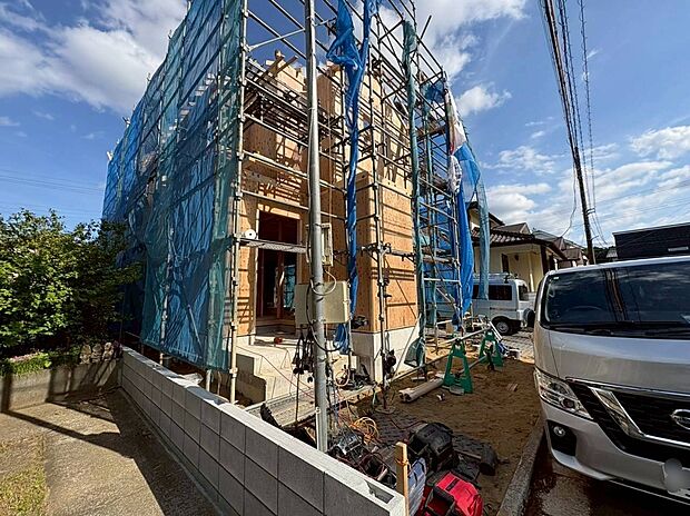 毎日のお散歩も快適な緑に恵まれた閑静な住宅地は、伸び伸びスローライフを叶えてくれます。自然豊富な季節の移ろいを身近に感じられる環境で子育てすれば、お子様もきっと素直に成長してくれるはずです！