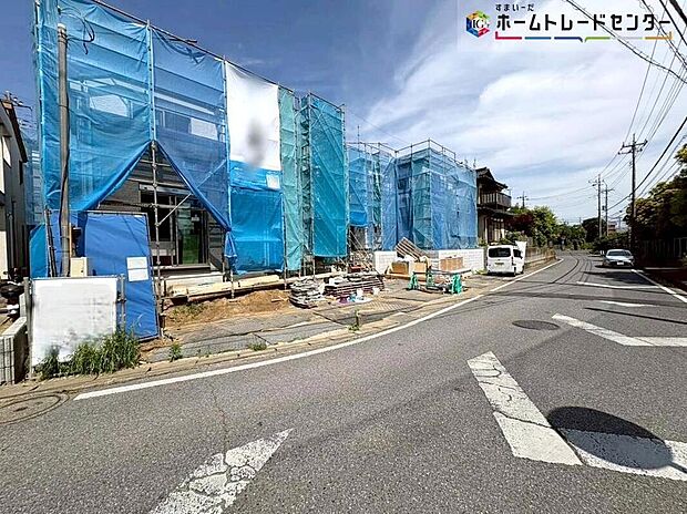 ここに住むだけで、毎日がちょっと特別になりそう。そんな素敵な見晴らしが広がる住まいです。まずは周囲の環境や外観だけでも、お散歩がてら気軽に見に来ませんか？気軽にお問い合わせください。