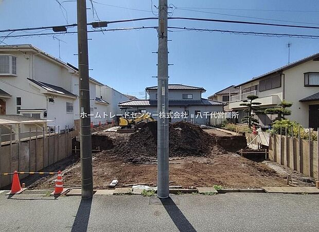 閑静な住宅地で子育て家族にピッタリ。毎日のお散歩も快適な緑に恵まれたエリアで、自然に包まれた穏やかな暮らしを実現するための、ゆとりある住環境が整っています。緑の潤いを感じながらホッと生活できそう。