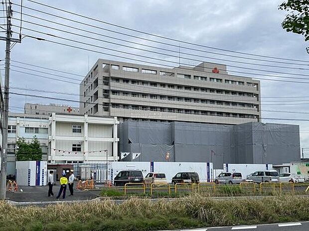 成田赤十字病院（約950m）