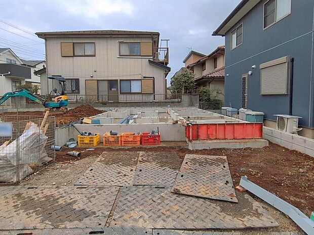 【現地外観写真】当物件のご案内につきましては、営業スタッフが丁寧に御対応します♪休日、お仕事帰りなど、ご都合に合わせていつでもご案内いたします♪周辺環境と併せて、実際に現地をご確認ください♪