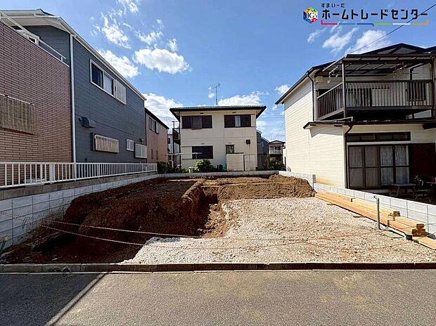 【現地外観写真】当物件のご案内につきましては、営業スタッフが丁寧に御対応します♪休日、お仕事帰りなど、ご都合に合わせていつでもご案内いたします♪周辺環境と併せて、実際に現地をご確認ください♪