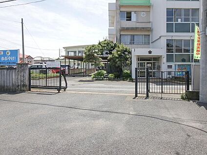 佐倉市立上志津小学校 1170m(徒歩15分)