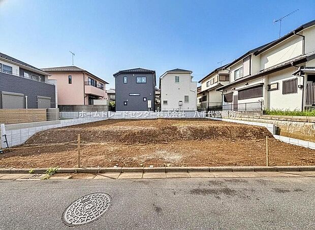 【現地外観写真】良好な住環境が守られてきたこの街に、新築戸建てが誕生します。穏やかな空気の流れる落ち着いた住環境です。【現地2026年9月撮影】