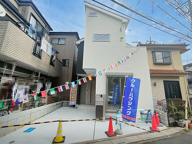 スタイリッシュで落ち着きのある外観デザイン。街並みに調和しながらも存在感を放ち、帰宅するたびに心が満たされる上質な住まいです。快適で安心の暮らしを演出します。