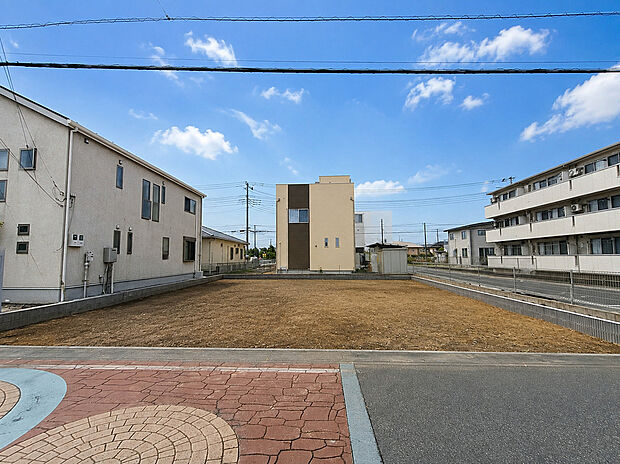 完成の日を楽しみにお待ちいただける新築戸建です。工事の進捗とともに、理想の住まいが少しずつ形になっていきます。