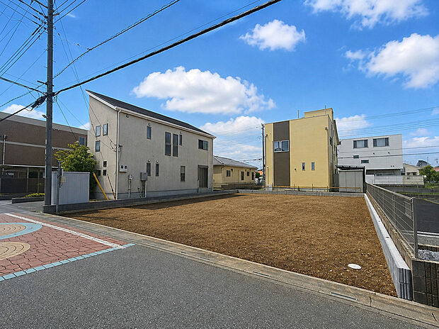 ただいま心を込めて建築を進めています。完成前の段階から現地をご覧いただくことで、実際の暮らしをより具体的にイメージできます。
