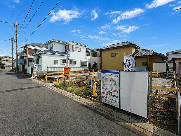 【外観】新しい暮らしの舞台がただいま建築中です。完成後には、新築ならではの心地よさを感じられる住空間が誕生します。