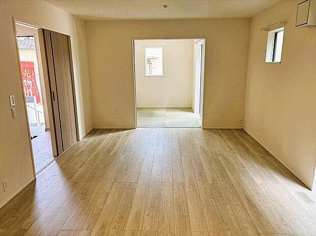 【2号棟　LDK】和室と続き間のLDKです。