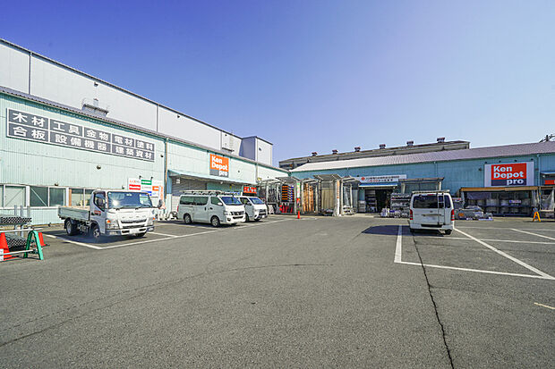 建デポ市川田尻店（現地より徒歩8分）