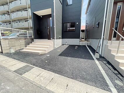 ＼都市生活をスマートに。1台分のカースペースを確保した無駄の