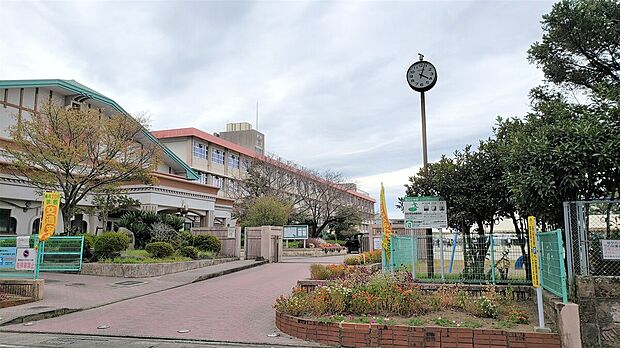 鹿児島市立谷山小学校（約324m）