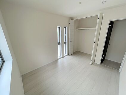 ＼多用途に使える洋室／