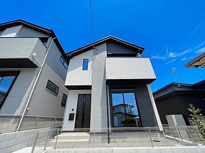 ＼堂々とした佇まいの新築戸建／
