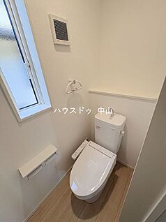 ＼2階にも快適な洗浄便座付きトイレ／