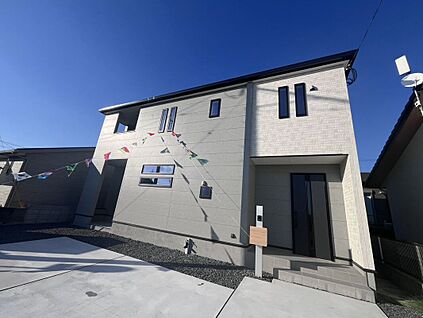 ＼堂々とした佇まいの新築戸建／